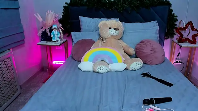 Curvy_Dynamite_'s cam snapshot