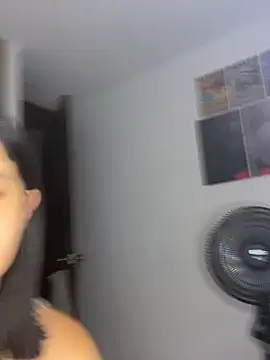 2Angela_'s cam snapshot