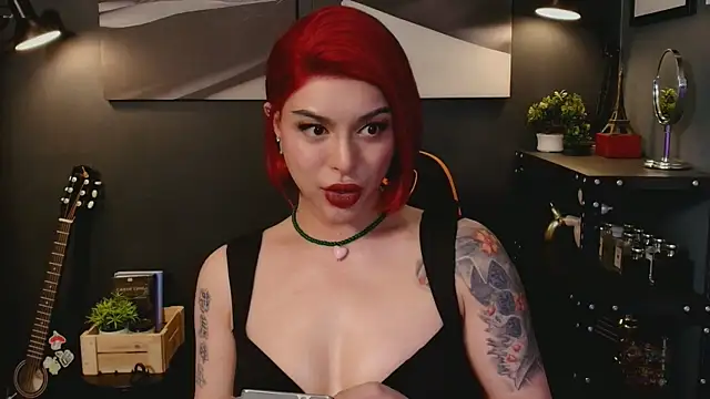 LetisiaRocks live sex cam