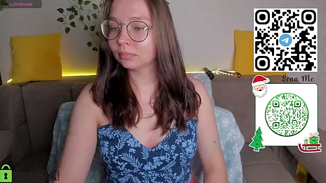 Nuura_Moore's cam snapshot