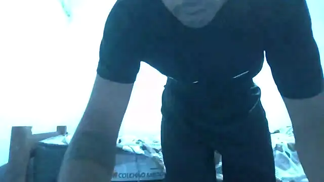 JUNINHOLEKEJR live sex cam