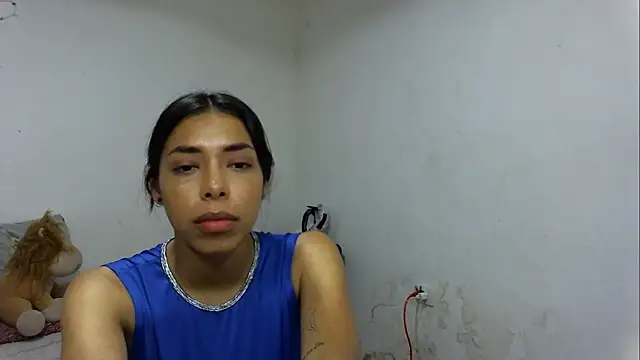 MeganAndMax@xh's cam snapshot