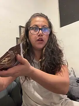 MirandaLatinaLovely's cam snapshot