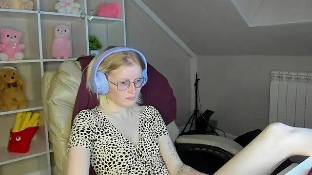 ElizabethHarpper's cam snapshot