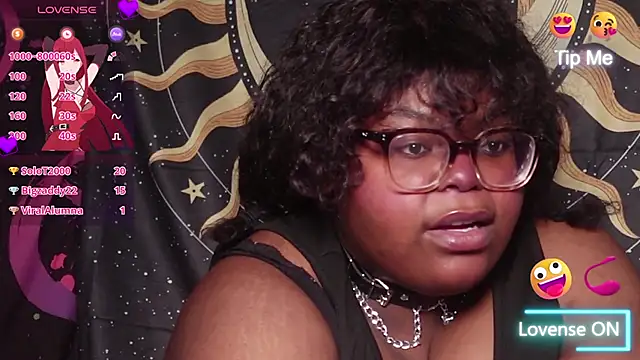 nylafromnextdoor's cam snapshot