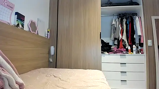 heavenngirlyy444's cam snapshot