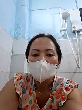 Baby-sexytits18's cam snapshot