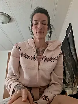 MaitressePomme3 live sex cam