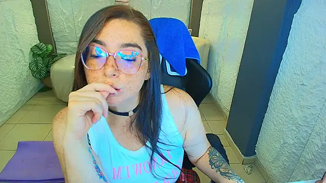 mariehw_r's cam snapshot