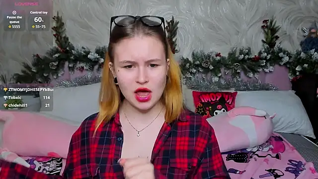 MilanaXHoney's cam snapshot