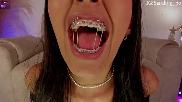 sara_gwen's cam snapshot