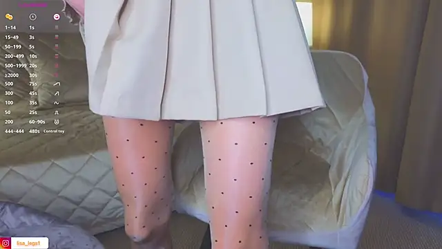 lisa_art's cam snapshot