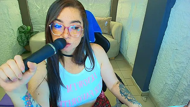 mariehw_r's cam snapshot