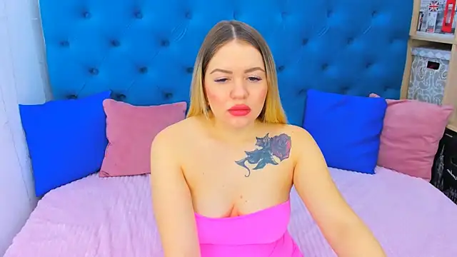 SpicyPreggo's cam snapshot