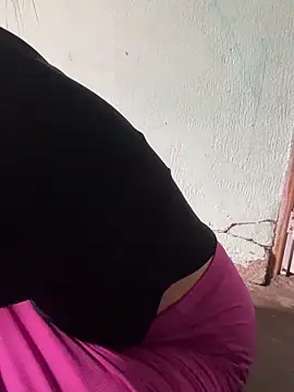 BigAssBee's cam snapshot