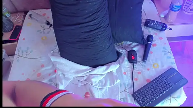 LiaaGenner live sex cam