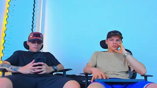 HOT_boy2025's cam snapshot