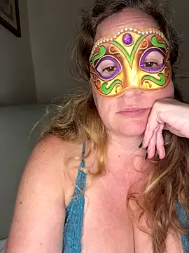 largeboobies30's cam snapshot