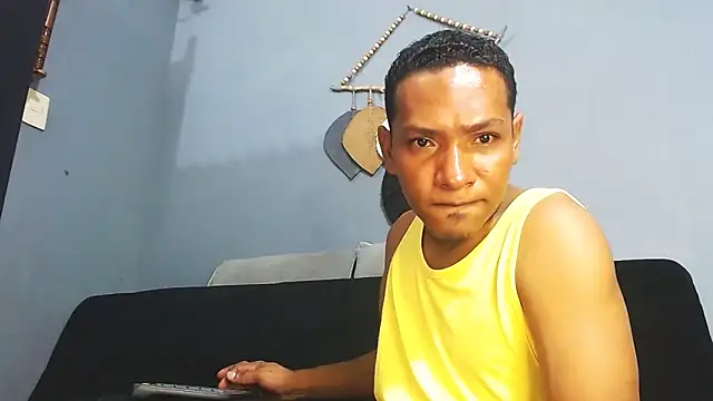 Grandeygruesa1 live sex cam