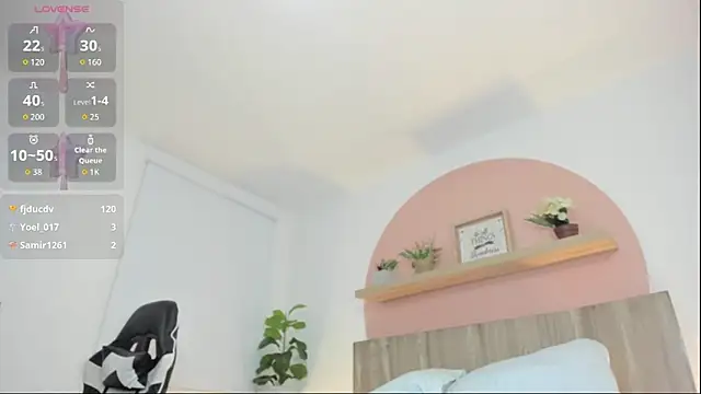 Clara_Luu's cam snapshot