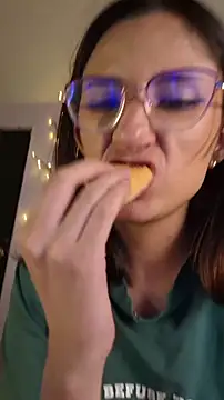 princess_foxxy's cam snapshot