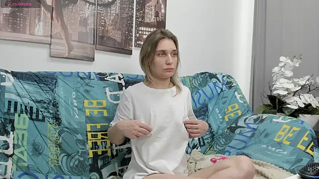 Tenderly_Sophie's cam snapshot