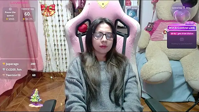 Maggie_Fox3's cam snapshot