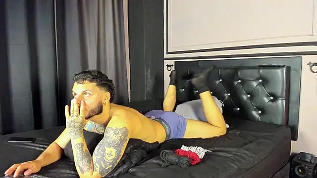 Twisted_Fantasy live sex cam