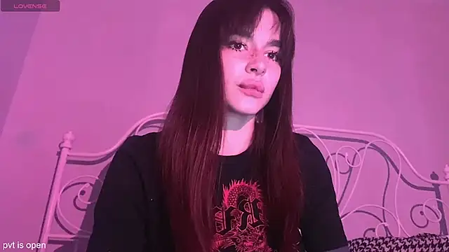 xx_lily's cam snapshot