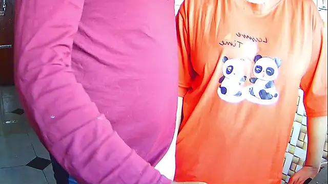 Younger_Couples's cam snapshot