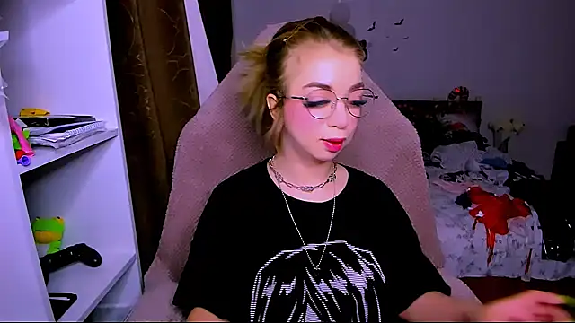 littleSiyfairy's cam snapshot