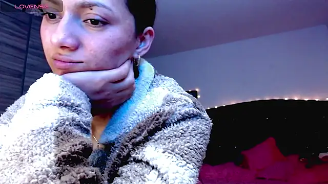 holy_juli's cam snapshot