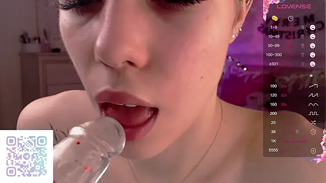 Leila_Vanilla's cam snapshot