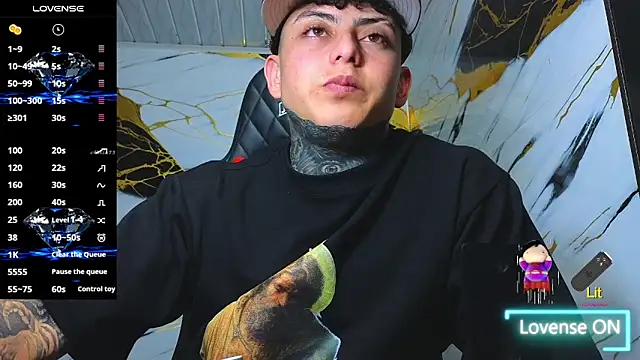 Kevin22_222 live sex cam