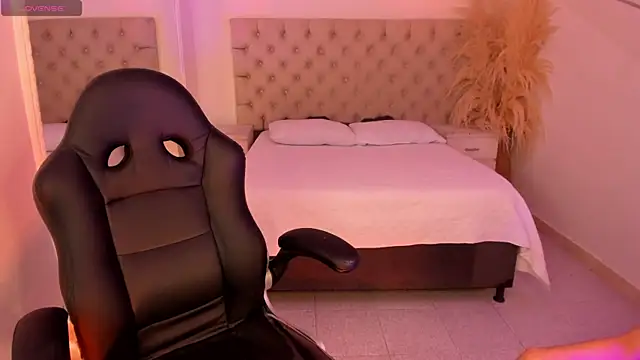 VictoriaMonroee_ live sex cam