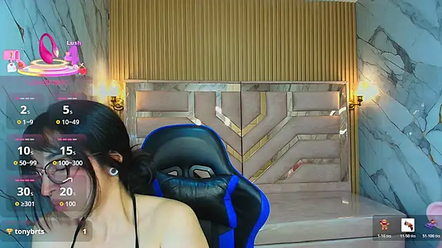 zoe_r_'s cam snapshot