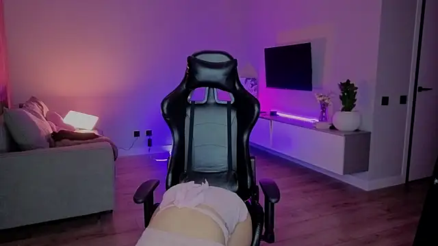 RileyMee's cam snapshot