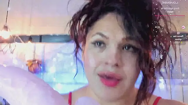 kimCosseyy live sex cam