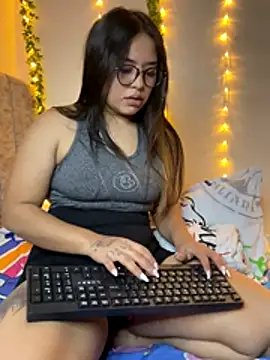 SaraCrow live sex cam