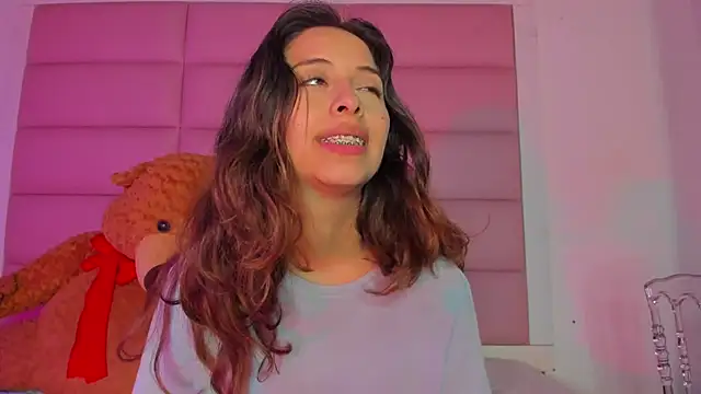 little-Emma's cam snapshot