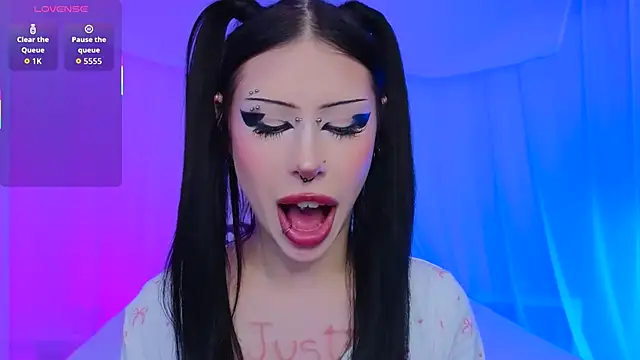 venomeowww__ live sex cam