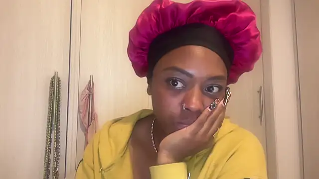 ChocolateCakeQueen live sex cam