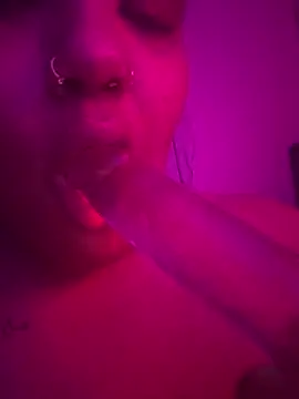 1n0nlythroat's cam snapshot