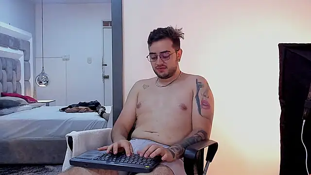 Ethan_Greys's cam snapshot