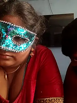 divyatamil143's cam snapshot