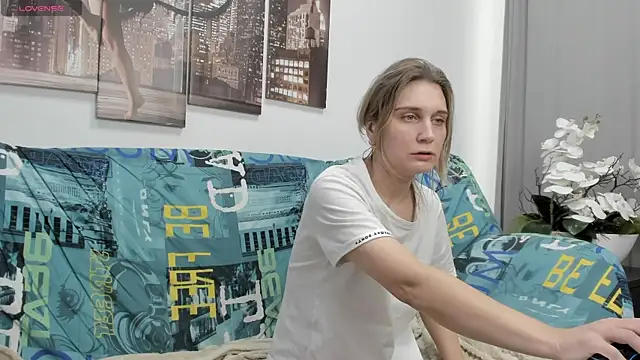 Tenderly_Sophie's cam snapshot