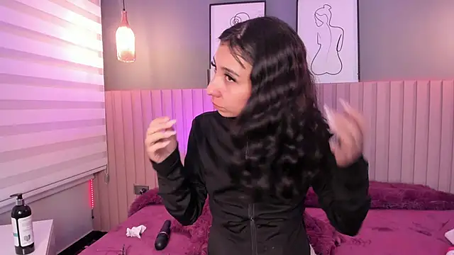 Isabella_Crofts's cam snapshot