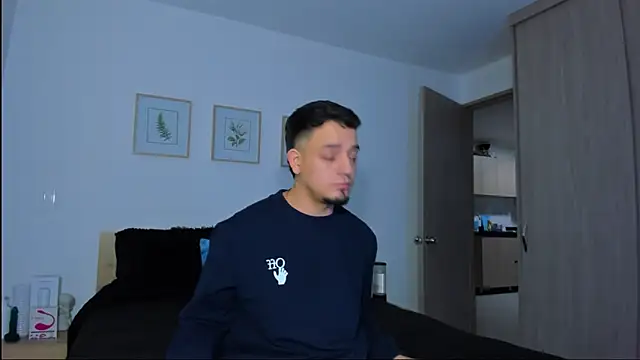 alejandro_calderon1's cam snapshot