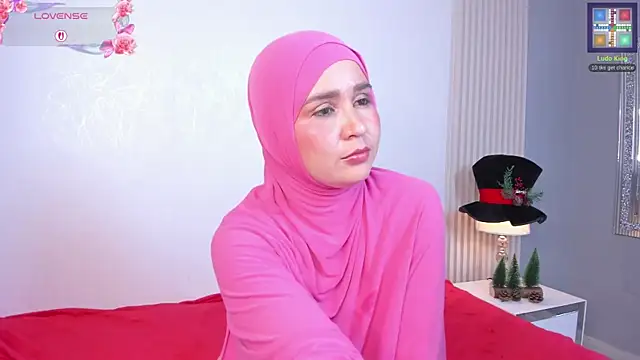 SamiQuest live sex cam