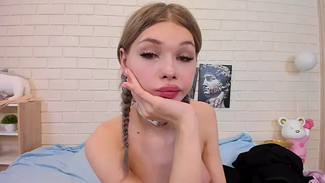 Blondy_Fina live sex cam